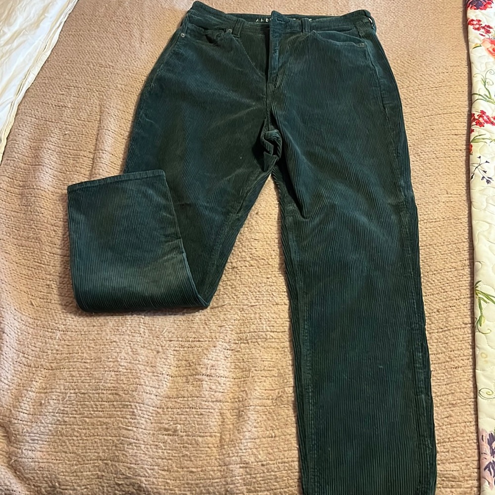 American Eagle hunter green corduroy pants size 12